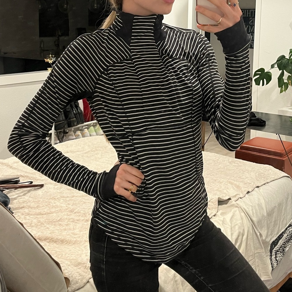 Lululemon running long sleeve top / quarter zip sweater with hidden pockets